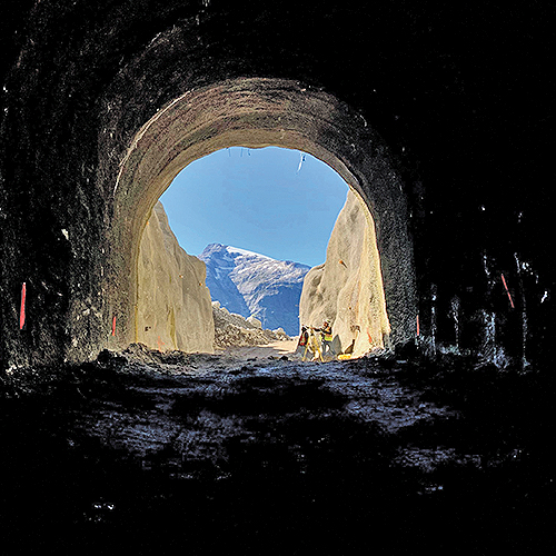 Image de project - Kemano T2 - Expertise en forage et dynamitage